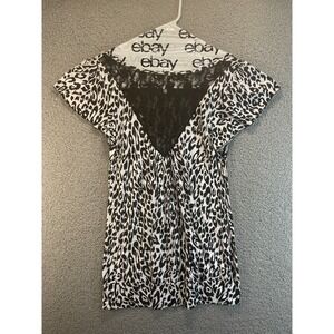 Full Tilt Short Flutter Sleeve Size M Scoop Neck with lace in the back